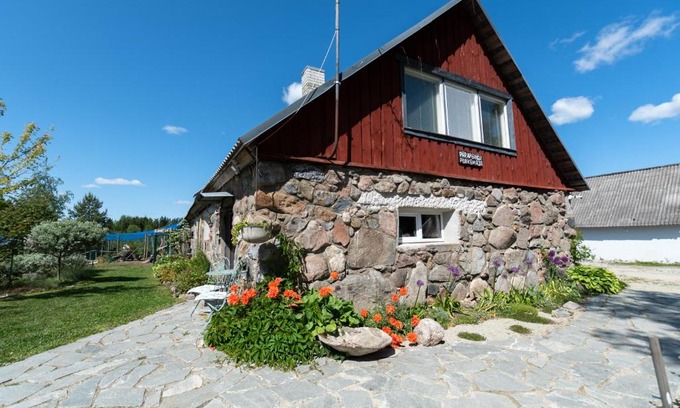 Vinni Parish House | Discover Pärapõrgu Puhkemaja: Family-Friendly Retreat