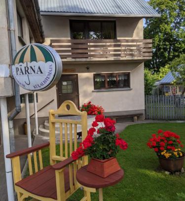 Kuressaare House | Family-Friendly Pärna Guesthouse & Apartments with Kitchen