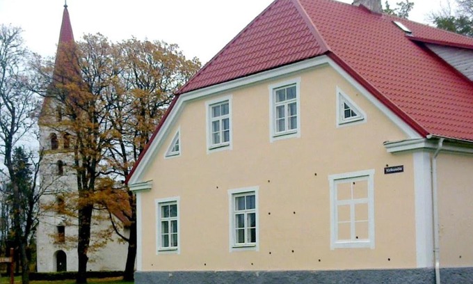 Pohja-Parnumaa Parish Apartment | Family-Friendly Retreat at Pärnu-Jakobi Pastoraat