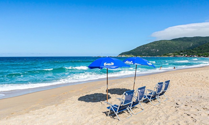 Armacao House | Discover Pénareia Floripa: 9.2/10 Ocean View Retreat