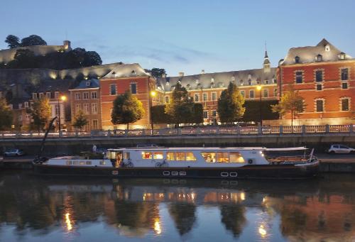 Namur Boat Rental | Unique Experience on Péniche d'hôtes MS Elisabeth