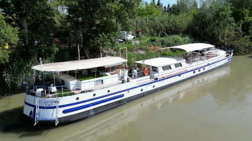 Avignon Boat Rental | Experience Péniche Spa Le Makara - Avignon with Ocean Views