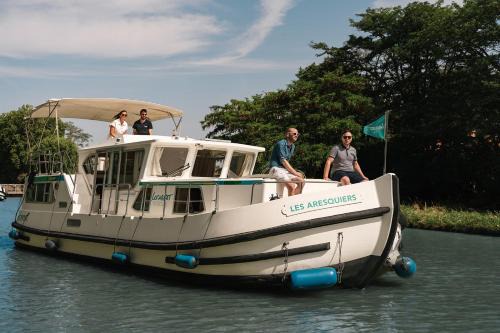Port Ariane Boat Rental | Discover Pénichettes itinérantes - A Unique River Adventure