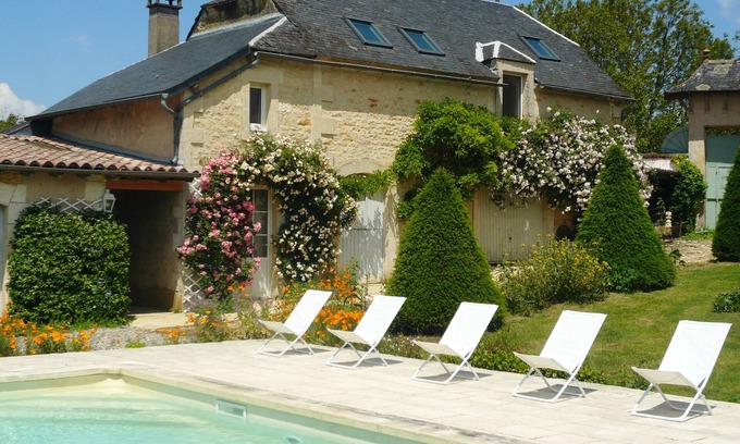 Paulin Cottage | Experience Périgord Noir in a Serene Green Oasis