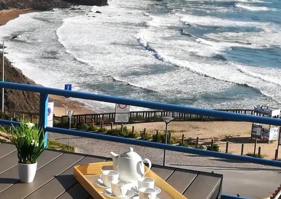 Aljezur Villa | Experience Pôr do Sol: Pet-Friendly Getaway with Pool