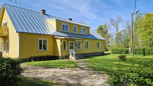 Saaremaa House | Inviting Püha Guesthouse: Family-Friendly with Hot Tub