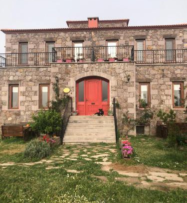 Ayvacik Bed & Breakfast | Discover Pırnal Köy Evi: Family & Pet Friendly Retreat