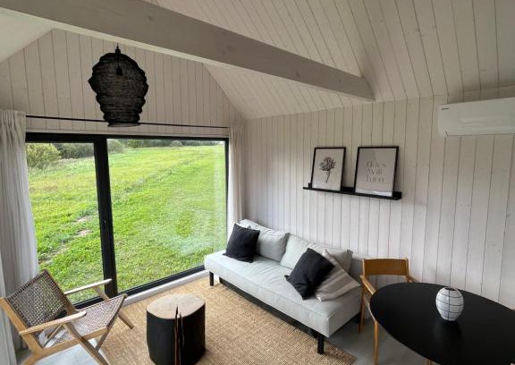 Igums House | Romantic Getaway at Pļavas vidū - 4-Star Retreat with Hot Tub