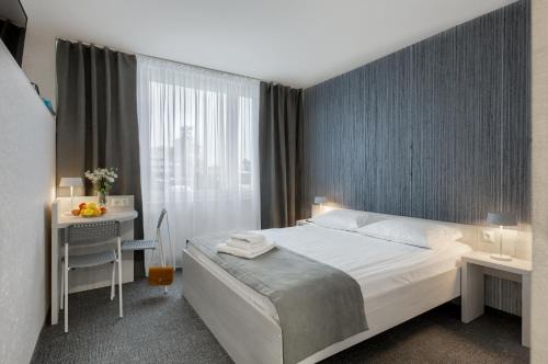 West Pomeranian Voivodeship Hotel | Płonia Resort: Family-Friendly Retreat with Dining Options