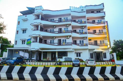 Yelagiri Hotel | Discover Comfort at P A Resort with Private Pool & Breakfast