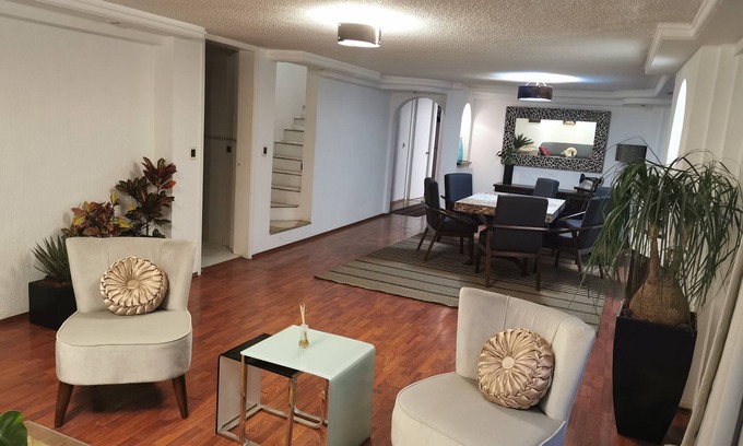 Del Valle Apartment | Discover P. H. Cabbage: A Hidden Gem in the Valley