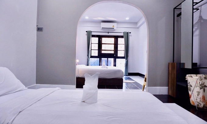 Hat Yai House | Discover P'Ja House: Family-Friendly with Kitchen Amenities