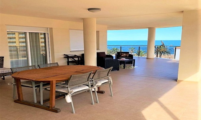 Peniscola Apartment | Oceanfront Escape at P. Maritimo 4º Pta 30 LEK
