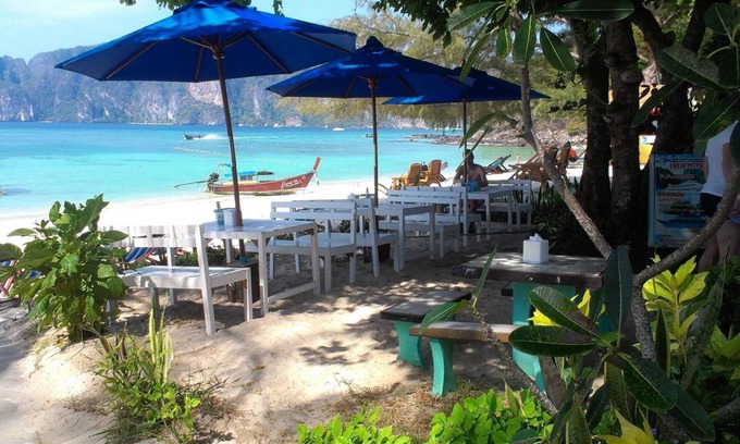 Ko Phi Phi Hotel | P.P. Blue Sky Resort: Family-Friendly with Breakfast Included