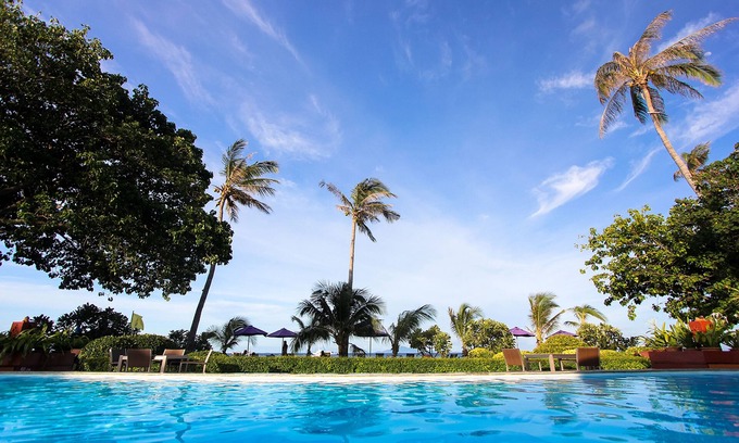 Ko Phi Phi Resort | Relax at P. P. Erawan Palms Resort with Pool & Restaurant