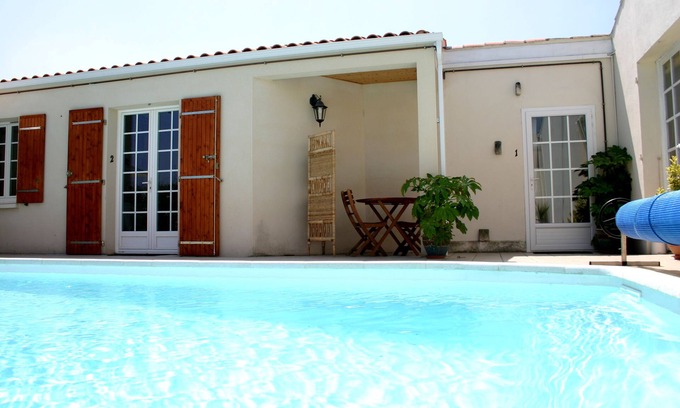 La Rochelle Apartment | Charming P1 Studio with Garden & Saltwater Pool, Free Wi-Fi