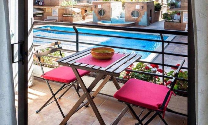 Pineda de Mar Apartment | Ocean View Retreat: P2 TARAyPAUL for 4 in Pineda de Mar
