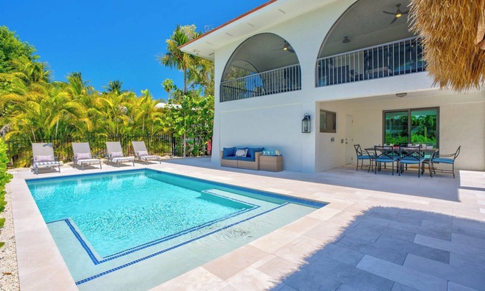 Marathon House | P91 - New Listing! Fabulous 3 bed, 3 bath Flamingo Island home with private.
