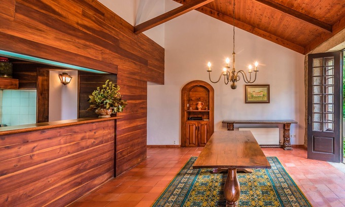 Calheiros Bed & Breakfast | Relax at Paço de Calheiros: 4-Star Spa and Pool Retreat