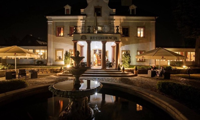 Zachelmie Hotel | Elegant Pałac na Wodzie: A 4-Star Retreat with Spa & Pool