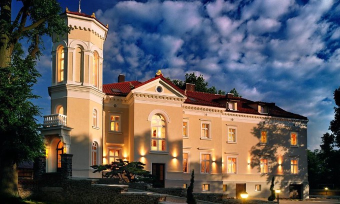 Gorz Hotel | Discover Pałac Pawłowice: Family-Friendly with Hot Tub