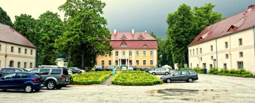 Wiechlice Hotel | Experience Pałac Wiechlice: Hotel, Spa & Dining Delight
