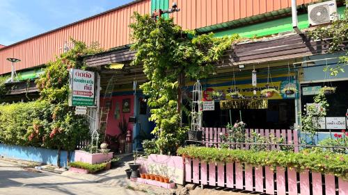 Prawet House | Budget-Friendly Stay at Pa Chalermchai Guesthouse