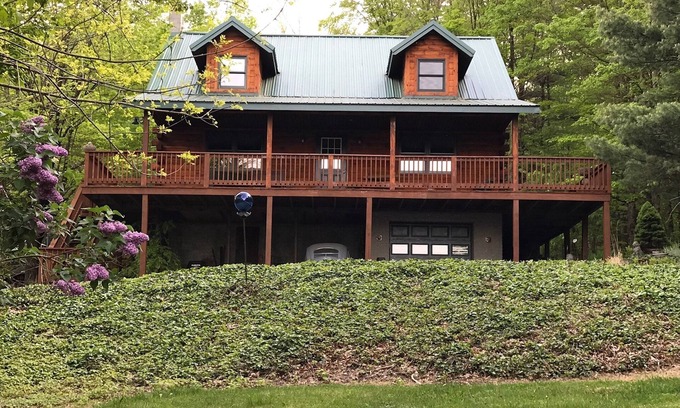 Wellsboro House | Pet-Friendly Pa-Mountain Rental House with Pool & Spa