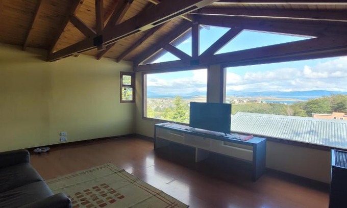 Province of Tierra del Fuego House | Discover Pabloush: Pet & Child Friendly with 9.5/10 Rating