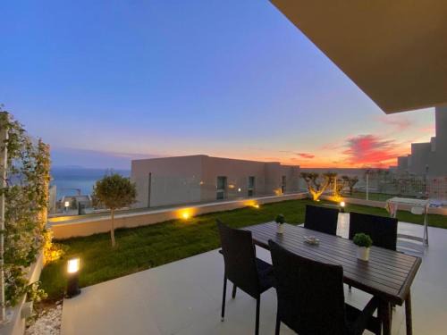 Jala Villa | Oceanfront Pacific 2 Bedroom Villa with Stunning Views