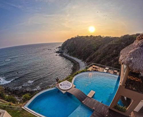 Salchi Hotel | Discover Pacific King Hotel: Family-Friendly with Pool & Hot Tub