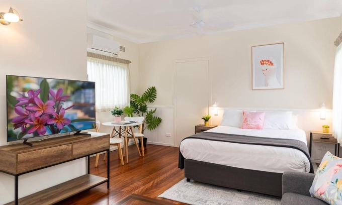 Forster Hotel | Experience Pacific Motel 08 with Oceanfront Pool Access
