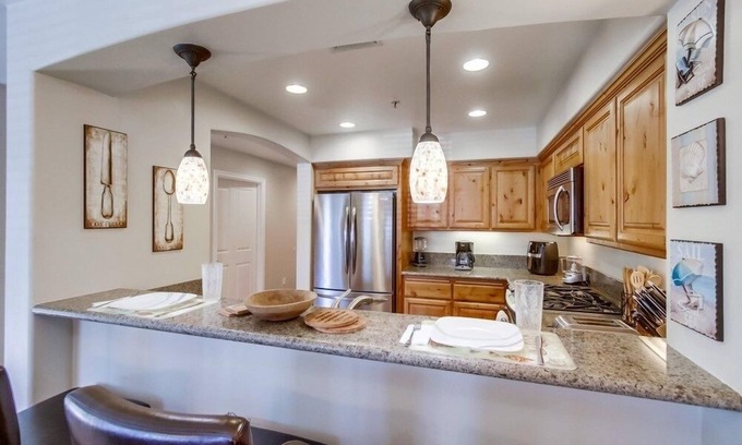 Crown Point Condo | Oceanfront Bliss at Pacific Paradise: Family-Friendly Escape
