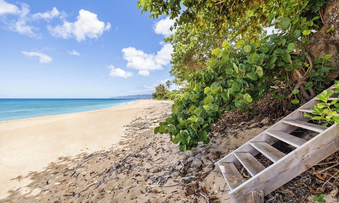 Hauula House | Beachfront Retreat with Ocean Views & Pool – Guest Rated 9.8
