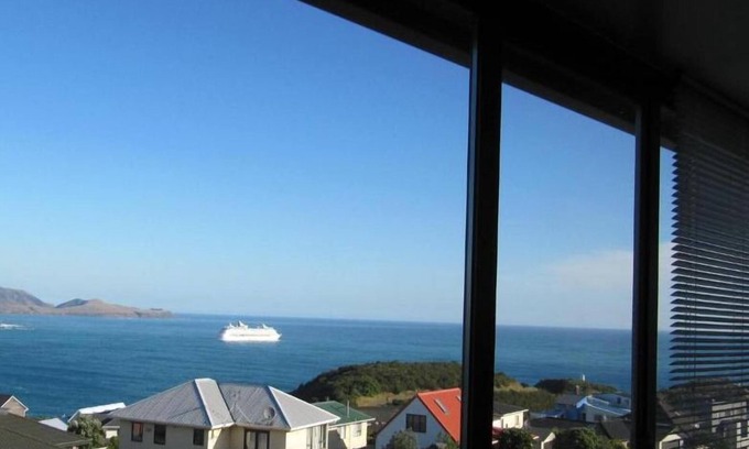 Wellington Bed & Breakfast | Picturesque Pacific View Bed and Breakfast with Delicious Breakfast