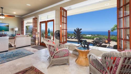 Kailua-Kona House | Pacific Vista Retreat: Oceanfront 5BR Home with Pool