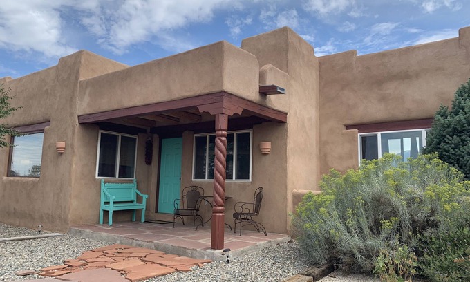 El Prado House | Escape to Pacifico: Pet-Friendly Retreat with Hot Tub