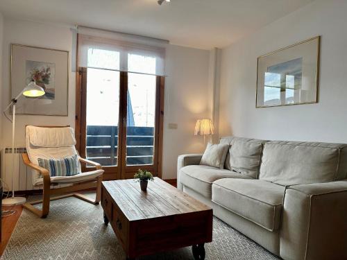 Formigal Apartment | Exclusive Pacino Hotel with Parking in the Heart of Pirineos