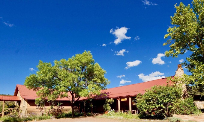 Spanish Valley Cabin | Experience Pack Creek Lodge Suite: 9.6/10 Rated Getaway