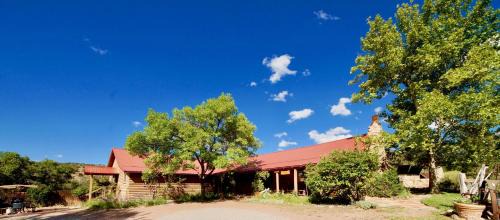 Spanish Valley House | Perfect Getaway at Pack Creek Lodge with Hot Tub & Pets Welcome
