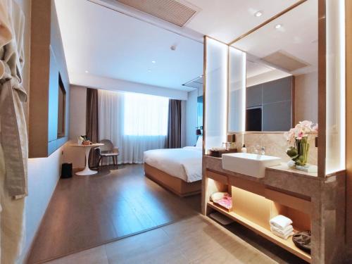 Panyu Hotel | Top-Rated Paco Hotel near Guangzhou South Railway Station