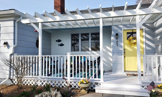 Dartmouth House | Discover Padanaram Harbor with Oceanfront Views and Pool