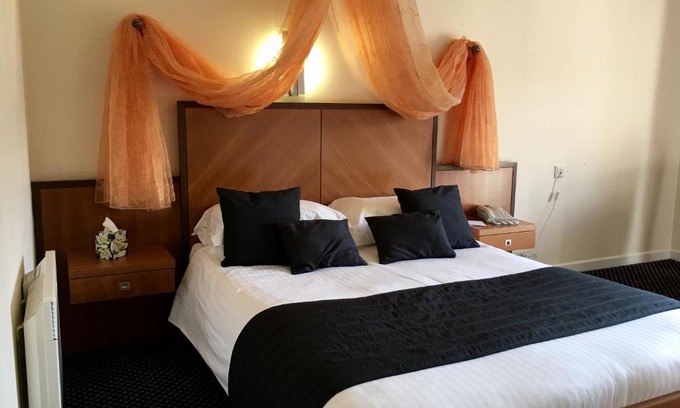 Westcott Hotel | Discover Padbrook Park Hotel: Pet Friendly & Child-Friendly Haven