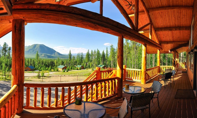 West Glacier Cabin | Exceptional Stay at Paddle Ridge: Pool, Breakfast & Family-Friendly