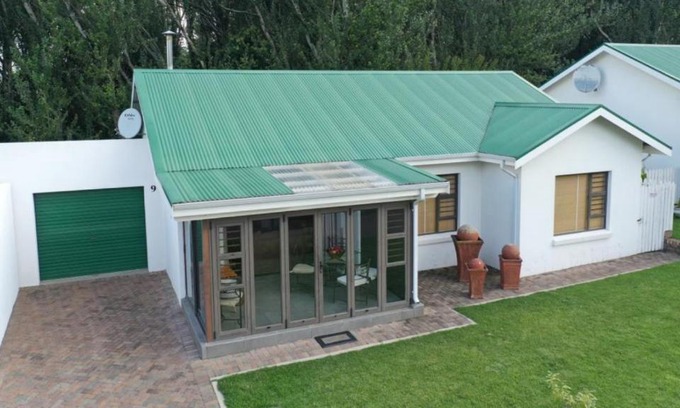 Clarens Apartment | Welcoming Paddocks 9 at Clarens Rest: Rated 9/10!