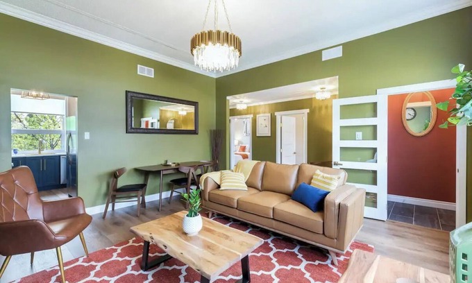 Whitehorse House | Paddy's Pond Placenn