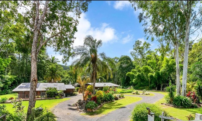 Speewah Bed & Breakfast | Discover Pademelon Park BnB: 4-Star Stay with Pool & Kitchen
