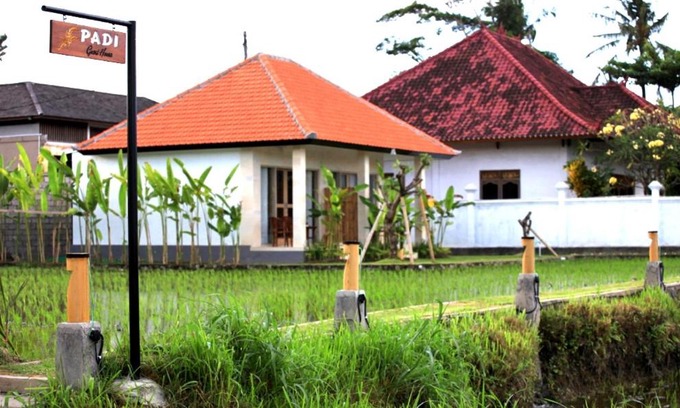 Medahan House | Budget-Friendly Padi Guest House with Ocean View