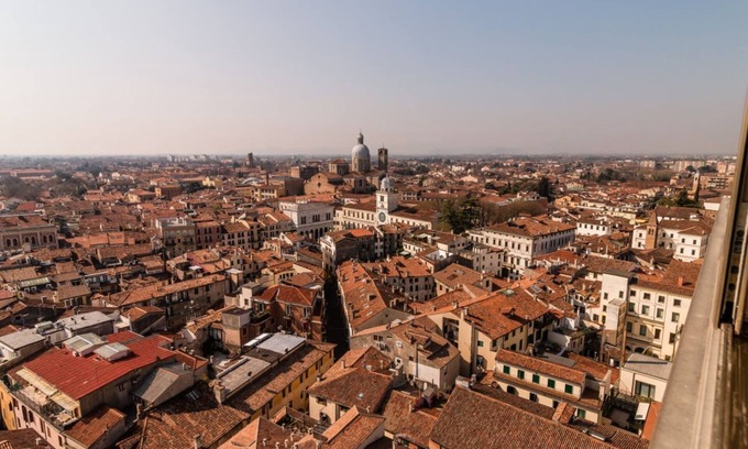 Historic Centre Apartment | Unforgettable Views from Padova Tower: 10/10 Guest Rated