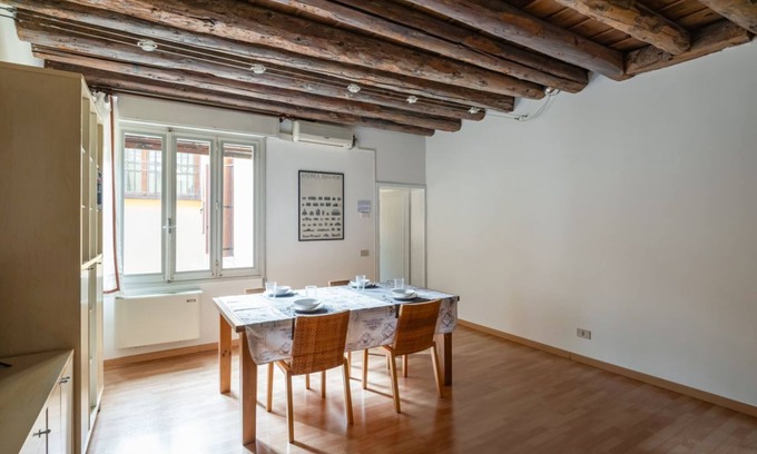 Historic Centre Apartment | Convenient Padua Piazza dei Signori Central Apartment